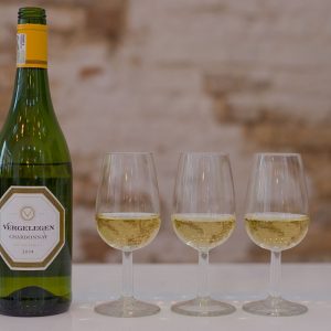 white wine tasting
