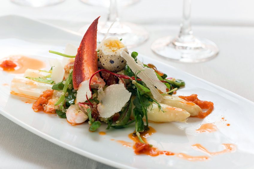 Gourmet appetizer whith lobster and quail egg platinum wine & food matching